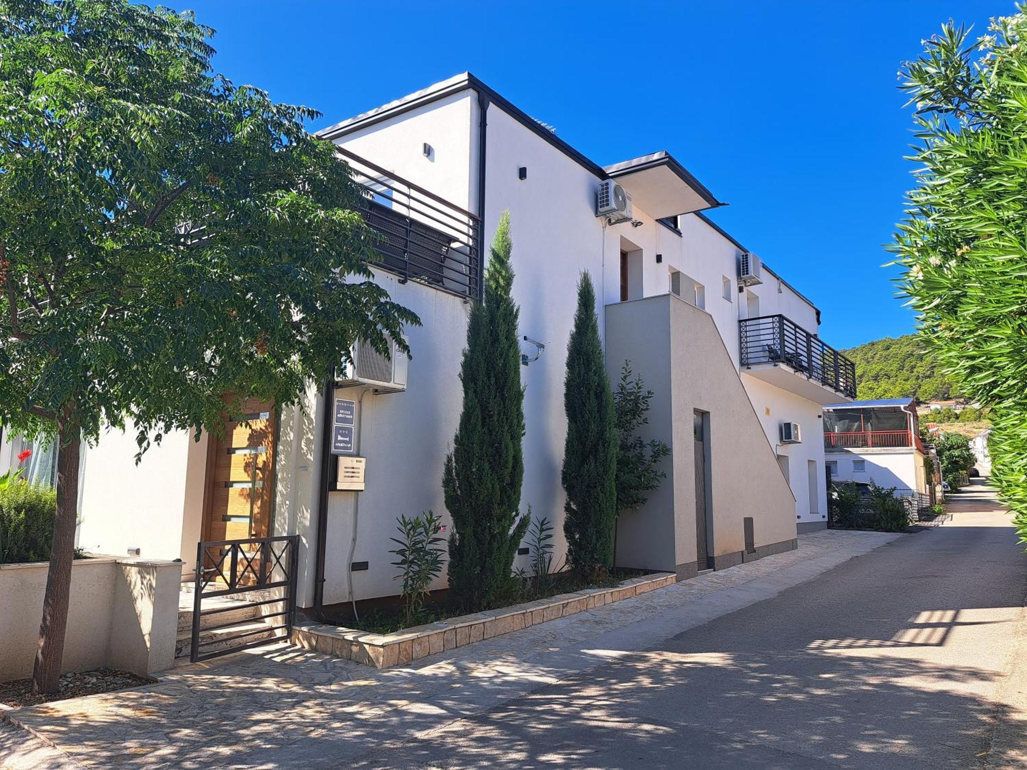 Apartmani Kameno Sidro Bilice Exterior photo
